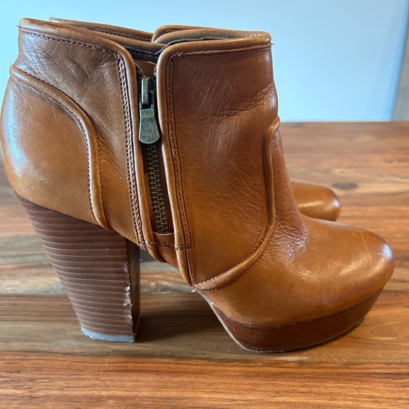 Gianni Bini booties - Picture 3 of 6